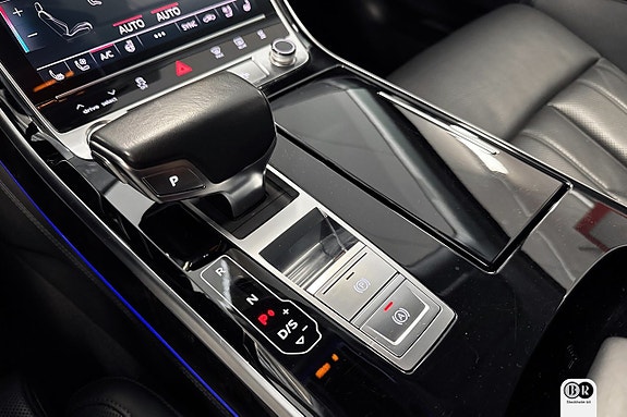 Audi A8 14 of 19