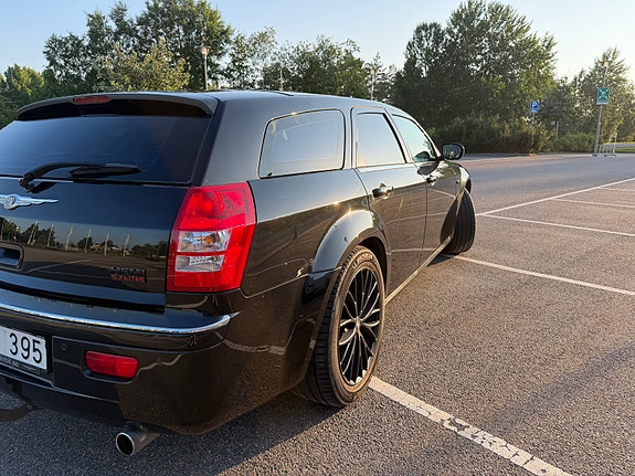 Chrysler 300C 3 of 4