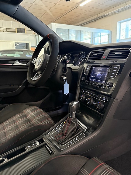 Volkswagen Golf I 9 of 18