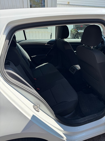 Volkswagen Golf VII 3 of 5