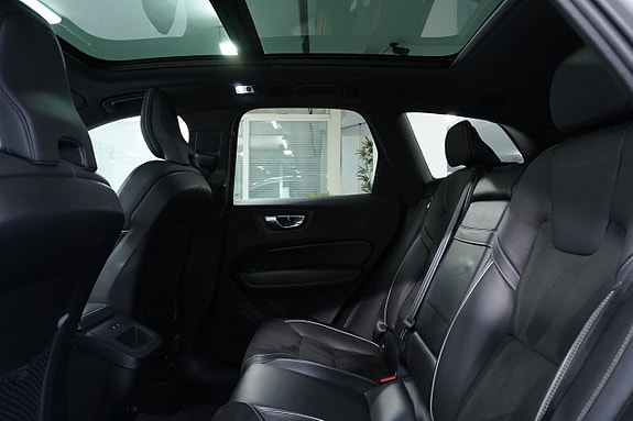 Volvo XC60 10 of 27