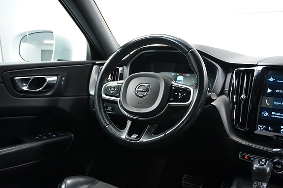 Volvo XC60 12 of 27