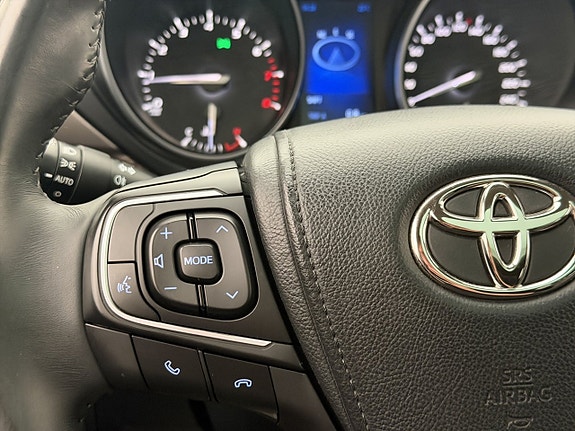 Toyota Avensis 20 of 30