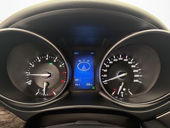 Toyota Avensis 18 of 30