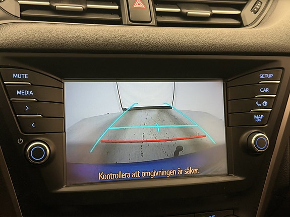 Toyota Avensis 16 of 30