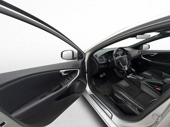 Volvo V40 10 of 30