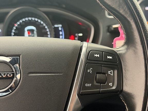 Volvo V40 23 of 30