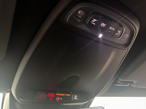 Volvo V40 27 of 30