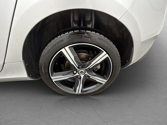 Volvo V40 30 of 30