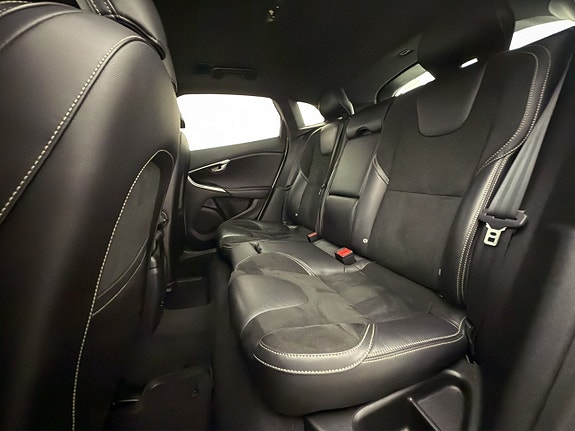 Volvo V40 16 of 30