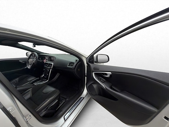 Volvo V40 15 of 30