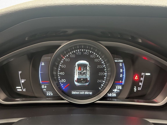 Volvo V40 17 of 30