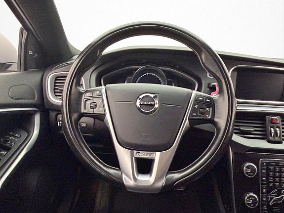 Volvo V40 13 of 30
