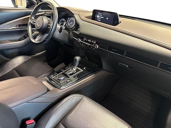Mazda CX-30 9 of 14