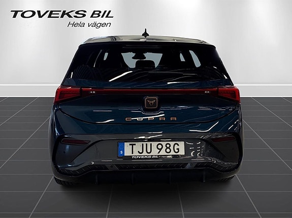 Cupra Born 4 of 5