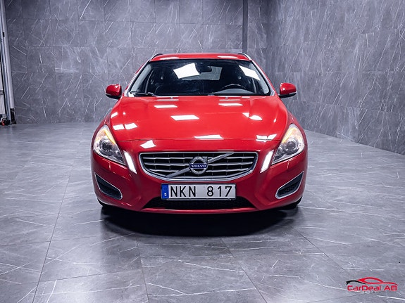 Volvo V60 2 of 5