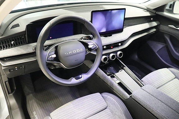 Skoda Superb 7 of 12