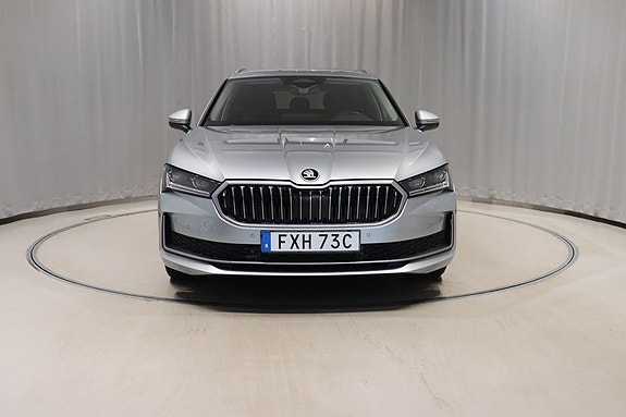 Skoda Superb 2 of 5