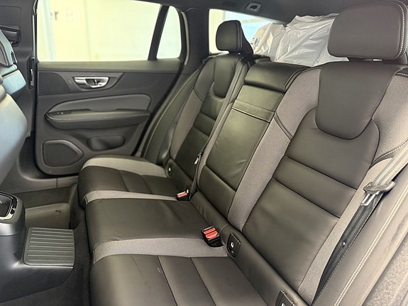 Volvo V60 12 of 22
