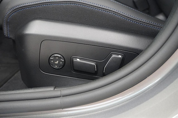 BMW i5 8 of 12