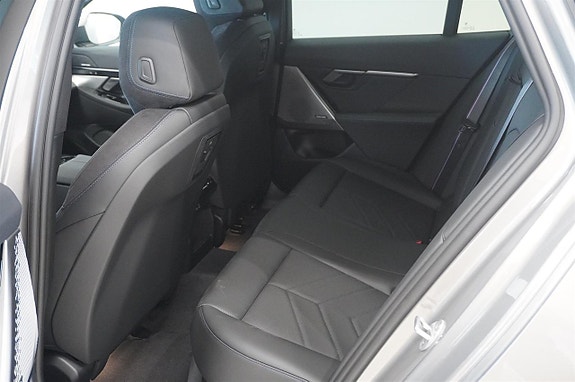 BMW i5 7 of 12