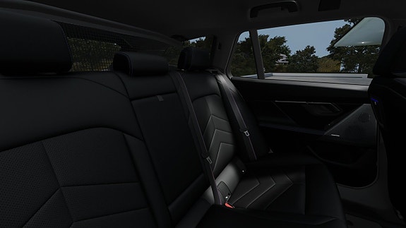 BMW i5 11 of 13