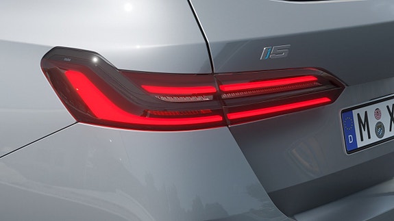 BMW i5 8 of 13