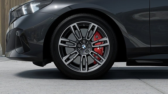 BMW i5 7 of 13