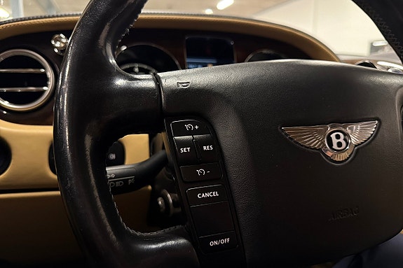 Bentley Continental Flying Spur 20 of 26