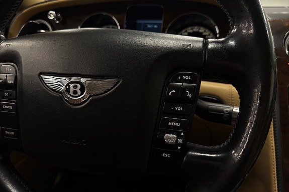 Bentley Continental Flying Spur 21 of 26