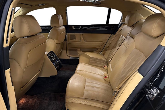 Bentley Continental Flying Spur 22 of 26