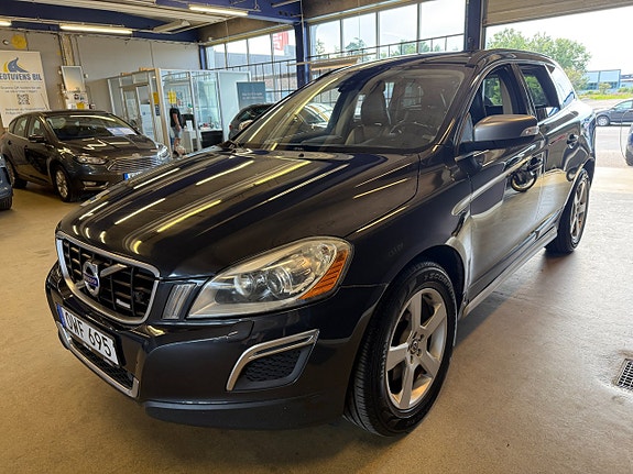Volvo XC60 2 of 14
