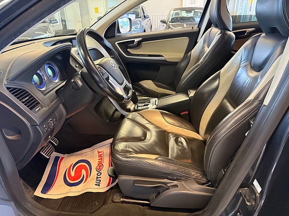 Volvo XC60 6 of 14