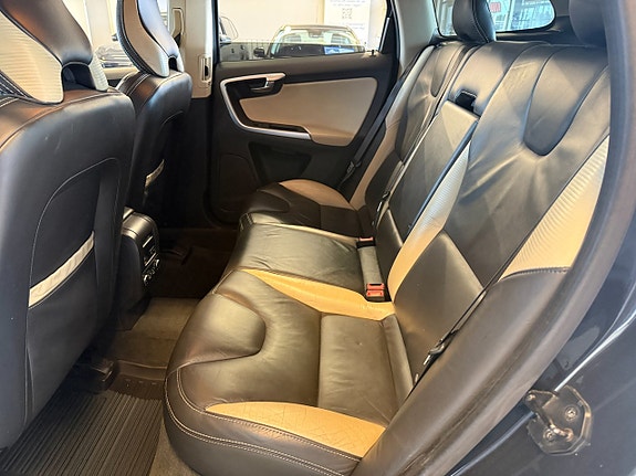 Volvo XC60 7 of 14