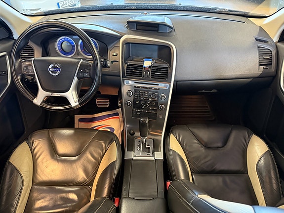 Volvo XC60 10 of 14