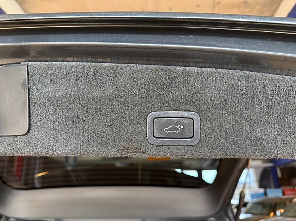 Volvo XC60 12 of 14