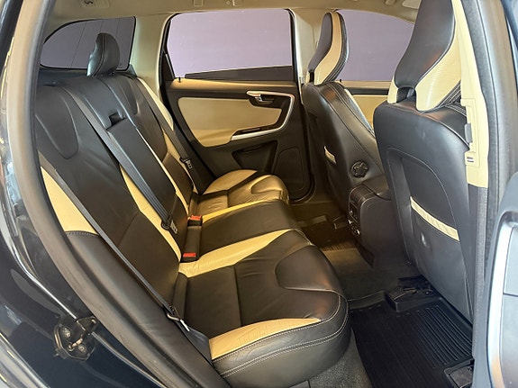 Volvo XC60 9 of 14