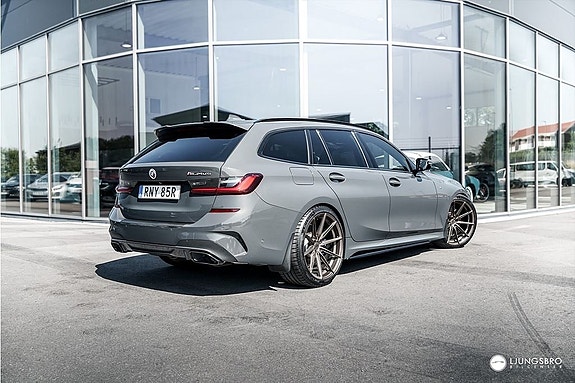 BMW M340d 2 of 5