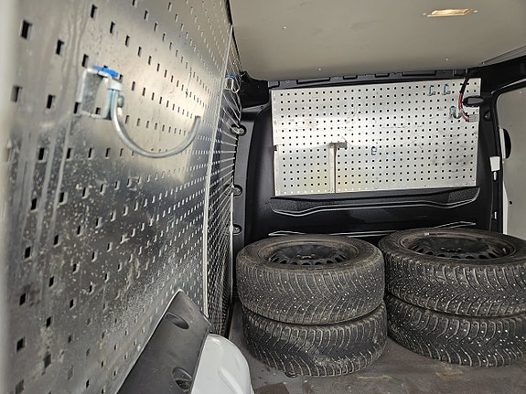 Volkswagen Caddy Maxi 13 of 27