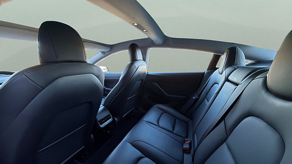 Tesla Model 3 8 of 29