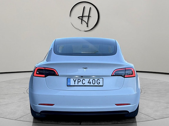 Tesla Model 3 4 of 29