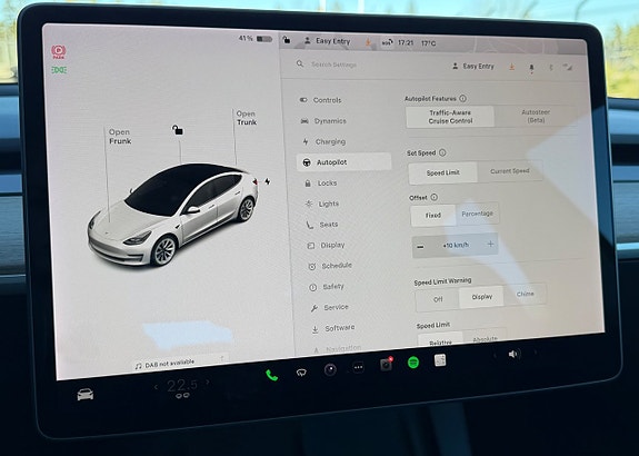 Tesla Model 3 17 of 29