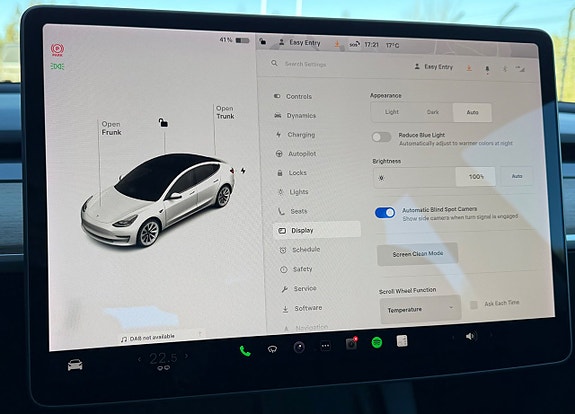 Tesla Model 3 20 of 29