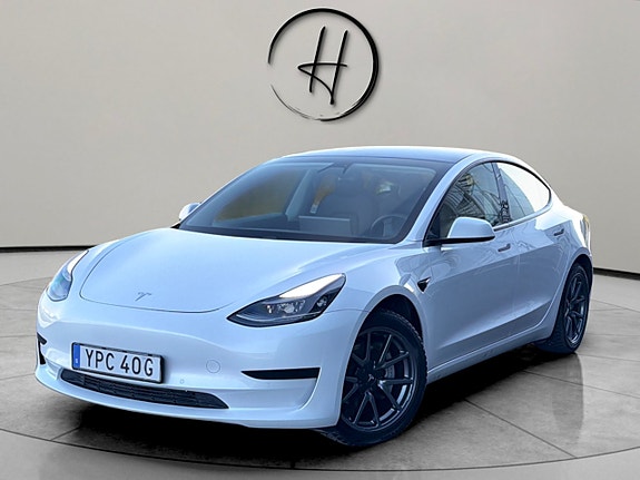 Tesla Model 3 2 of 29