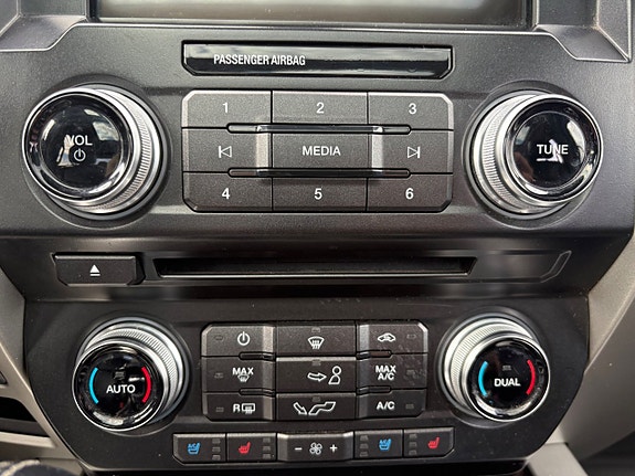 Ford F-150 16 of 23