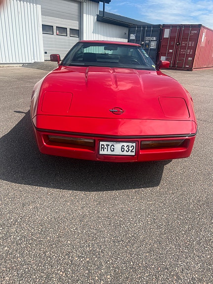 Chevrolet Corvette 3 of 5