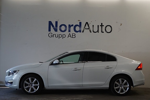 Volvo S60 2 of 5