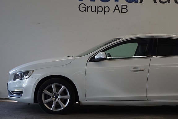 Volvo S60 3 of 5