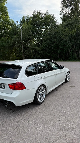 BMW 325d 5 of 5