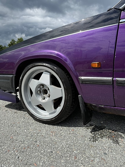 Volvo 740 2 of 9